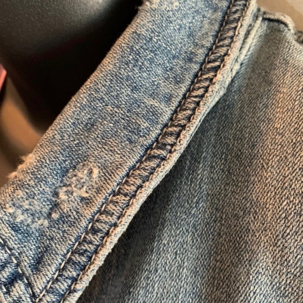 Distressed MidDrift Jean Jacket - Picture 5 of 6
